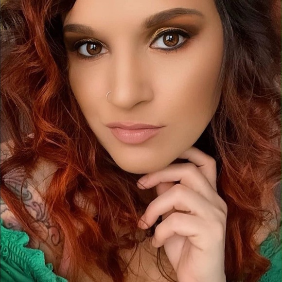 Meet your Posher, Brandy - Picture 1 of 1